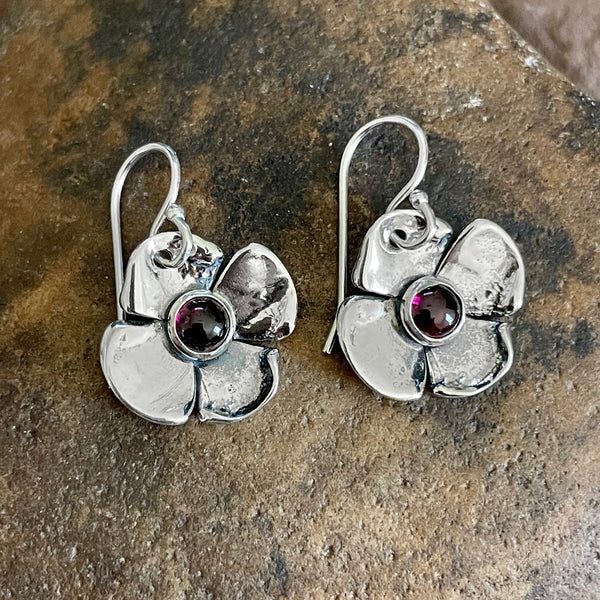 Petit stone Flower Earrings