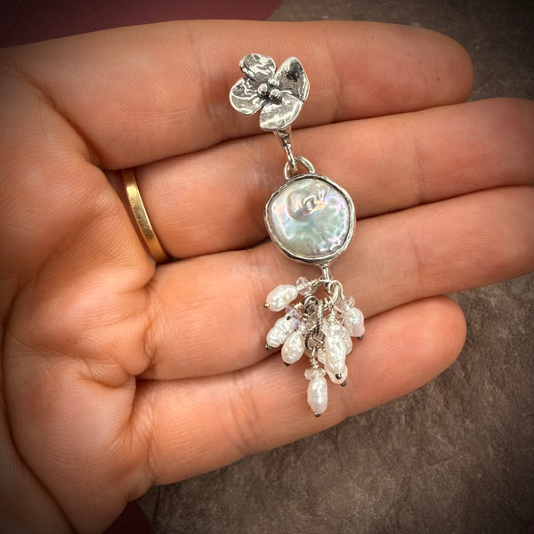 Pearl pendant with pearl and moonstone cluster