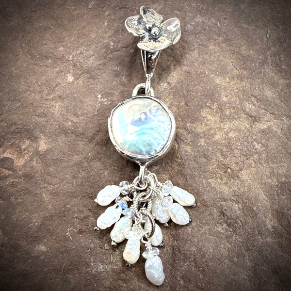 Pearl pendant with pearl and moonstone cluster
